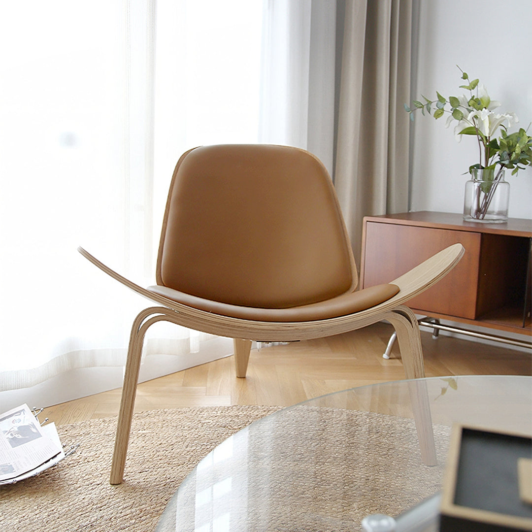 Hans Wegner CH07 Shell Chair, Walnut & Black | Weilai Concept
