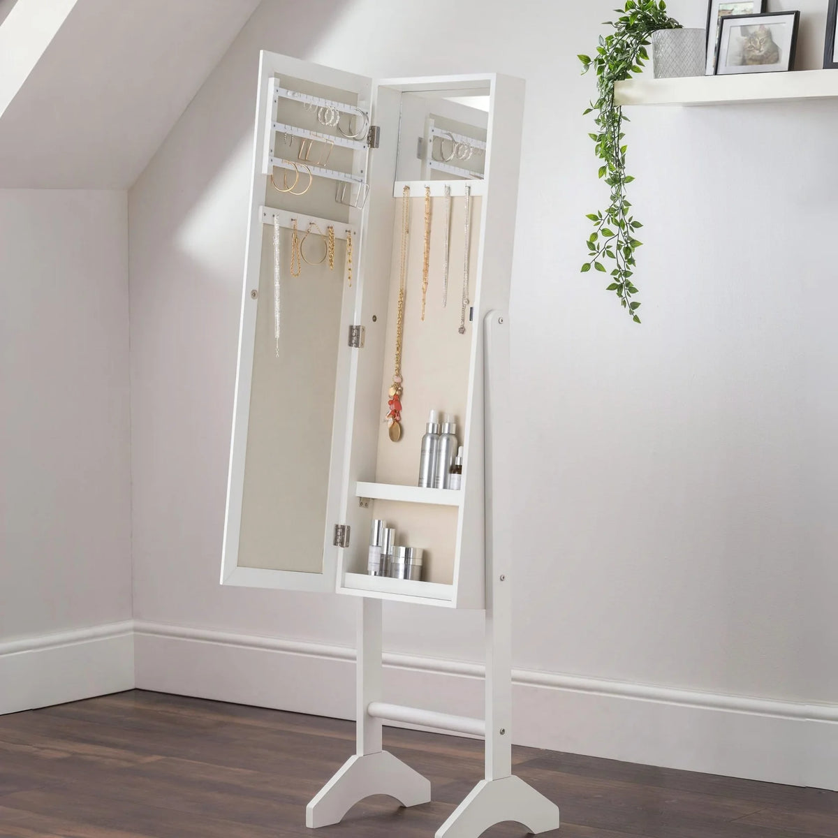 Mirror Iconic Abode