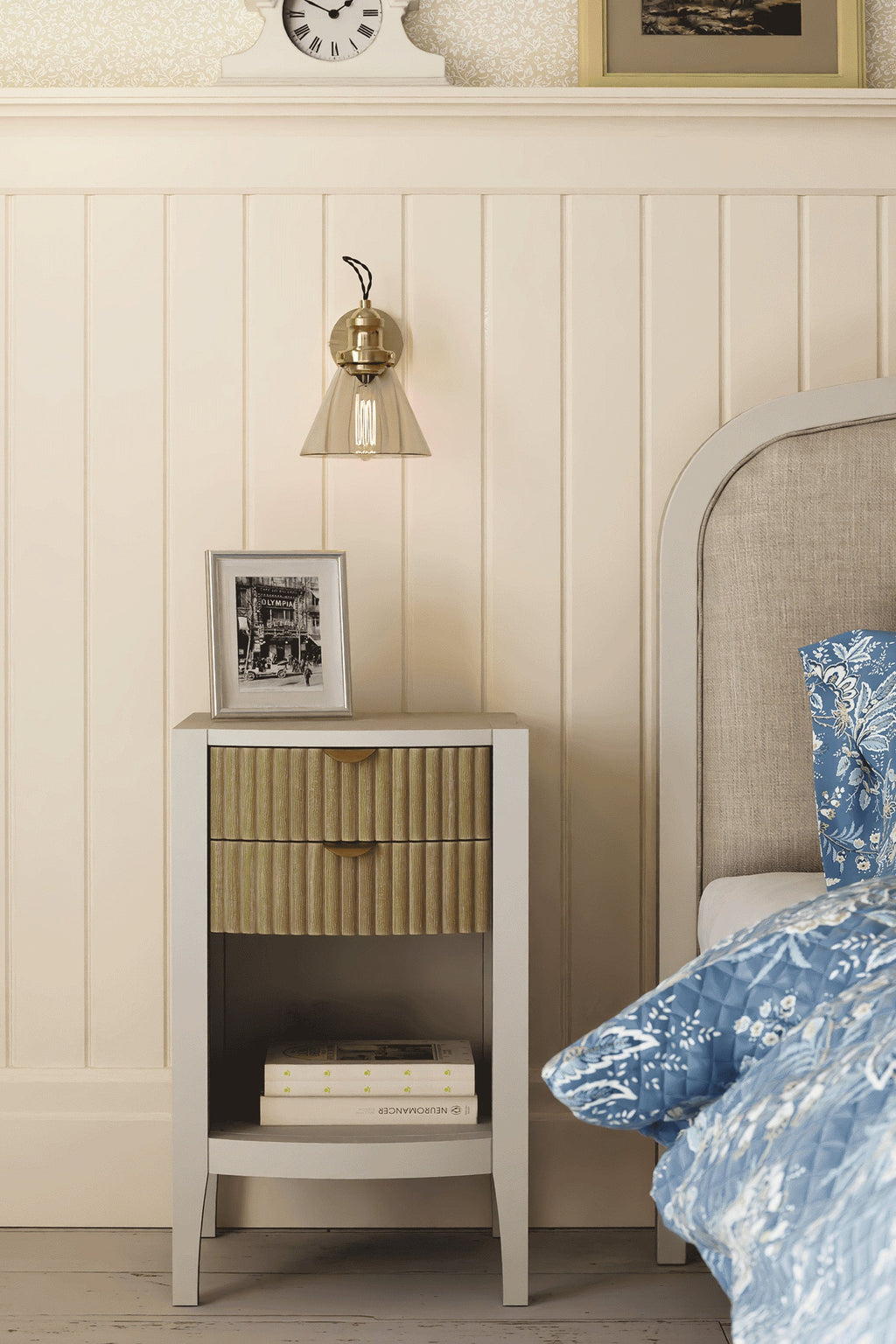 Abbeydale 2 Drawer Bedside Table