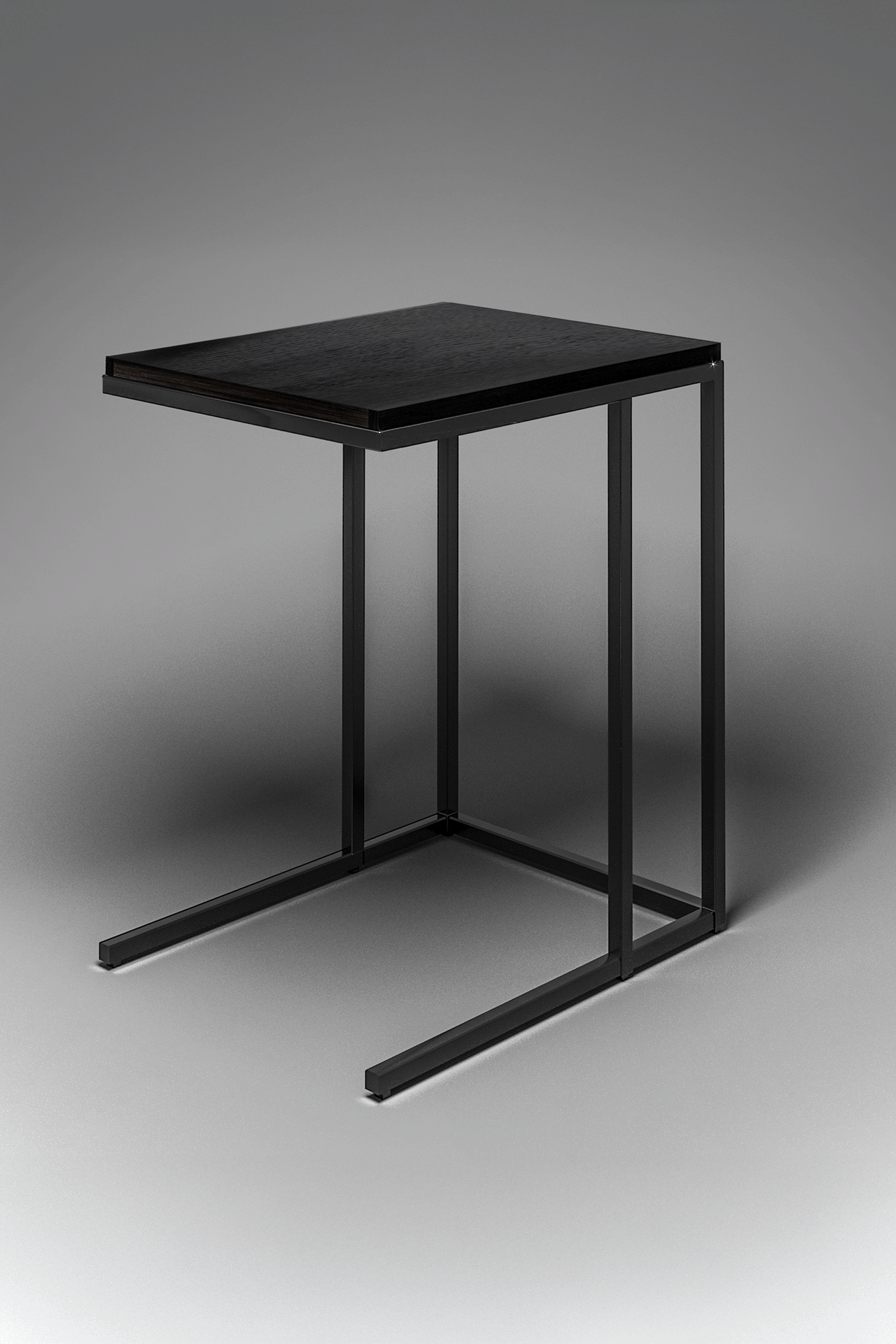 Nebbia Side Table